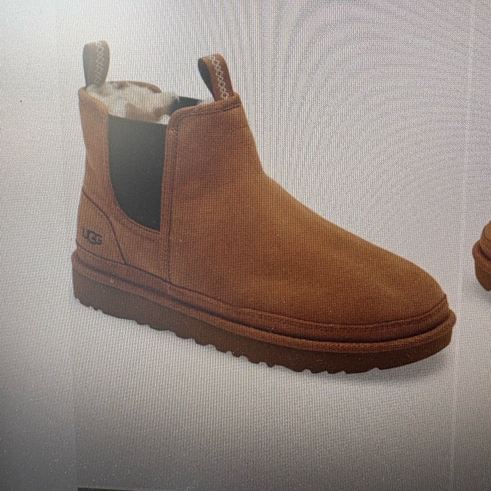 Men’s Ugg Nuemal Chelsea Boot - Like New- Size 6
